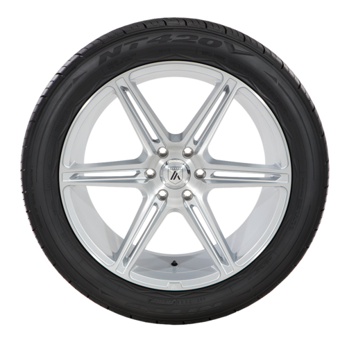 NT420V 305/40R23 115H XL 32.6